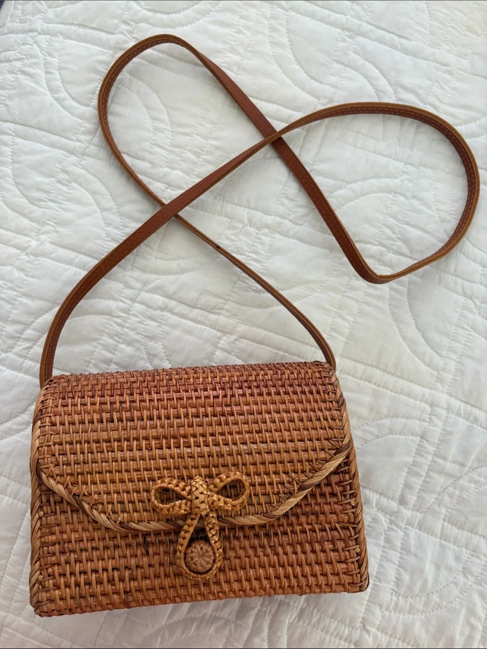 Handwoven Rattan Crossbody Bag with Leather Strap & Bow-Shaped Clasp